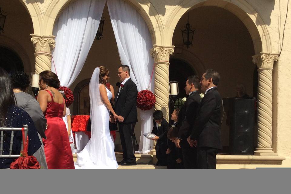 The 10 Best Wedding Officiants in Miami - WeddingWire