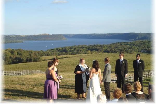 A mountaintop wedding overlooking the Susquehanna River near Harrisburg, PA