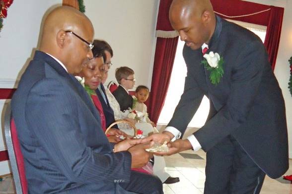 This busy best man also shared a reading.