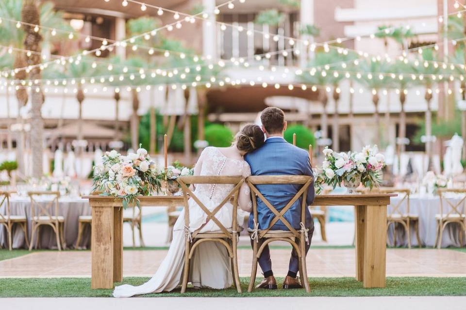 Rustic sweetheart table