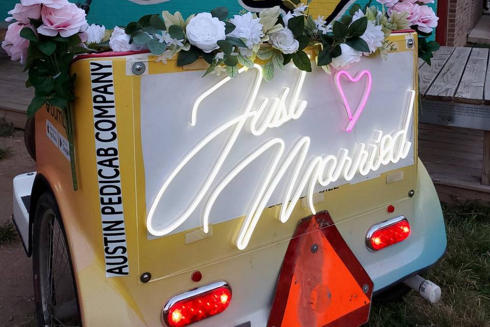 Neon 'Just Married' sign