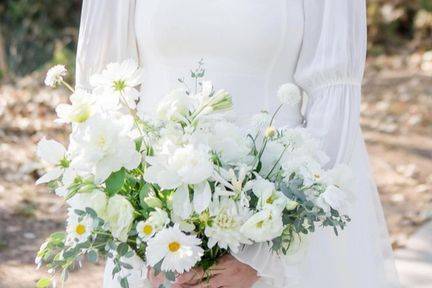 Fluffy White Bridal Bouquet