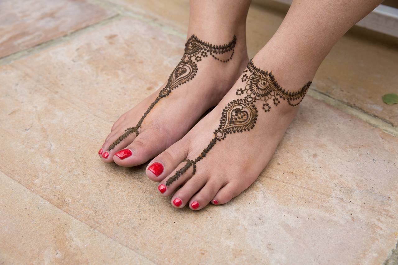 Ash Kumar Beauty - Henna Beautiful by Ash Kumar #ashkumar #ashkumarbeauty # henna #hennaartist #hennadesign #wedding #bollywoodbride #hennabeautiful  #industrypro #mendhi #mehendi #bodyart #jewels #glitter #bodypaint #bling  #hennabeautiful #asianbride ...