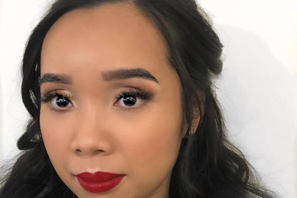 Red lip bridal makeup