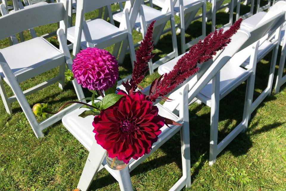 Pop of color for the Aisle