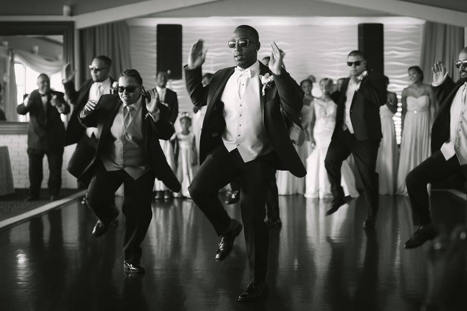 Groomsmen's dance