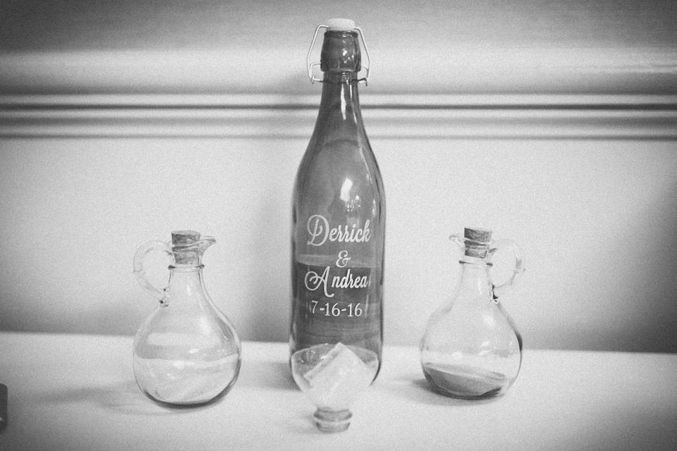 Details: sand ceremony bottle