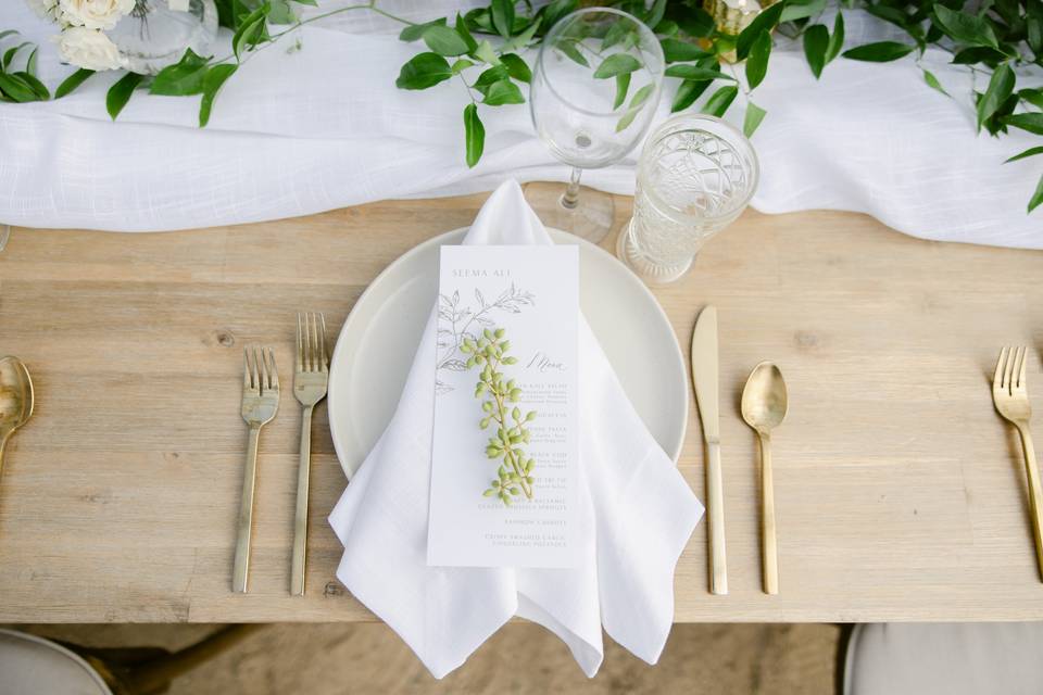 Neutral place setting