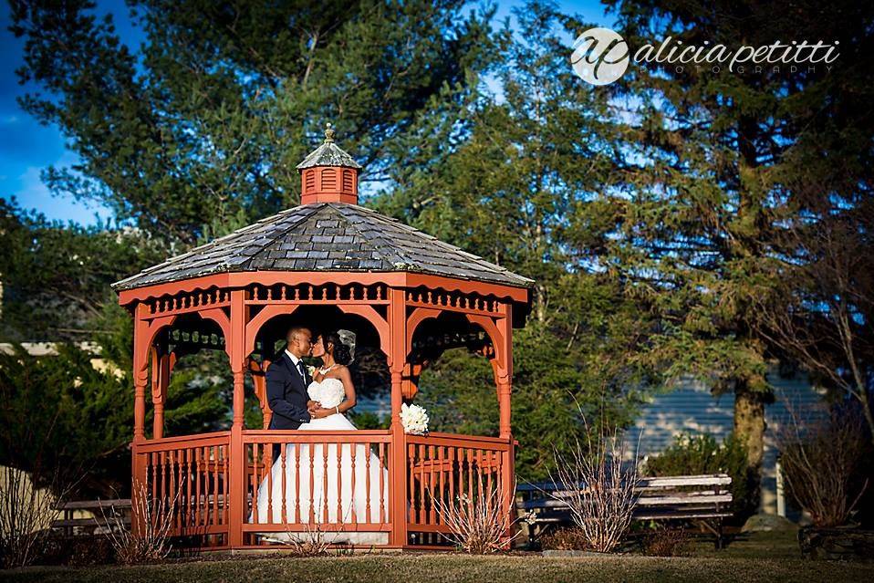 Couple in the gazebo