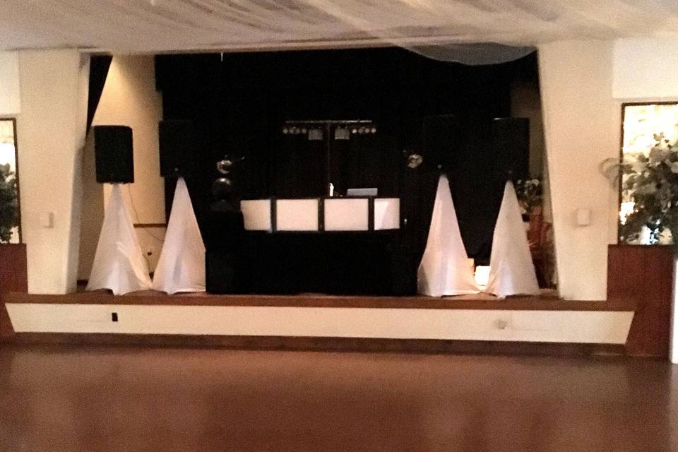 DJ station