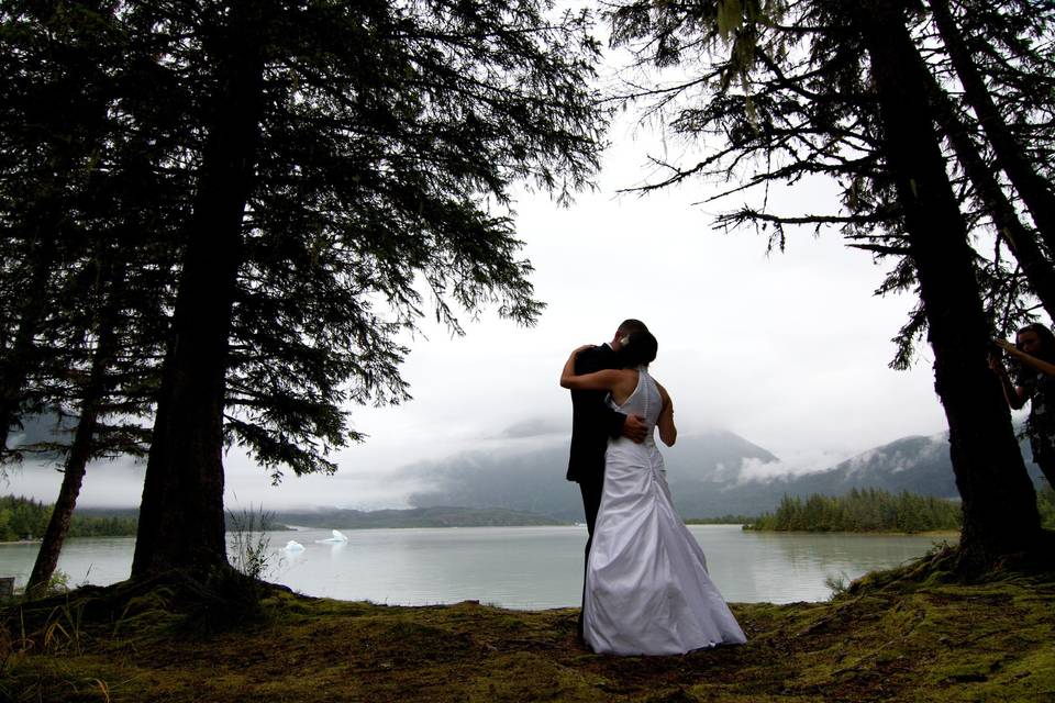 Couple kiss Wilderness venue