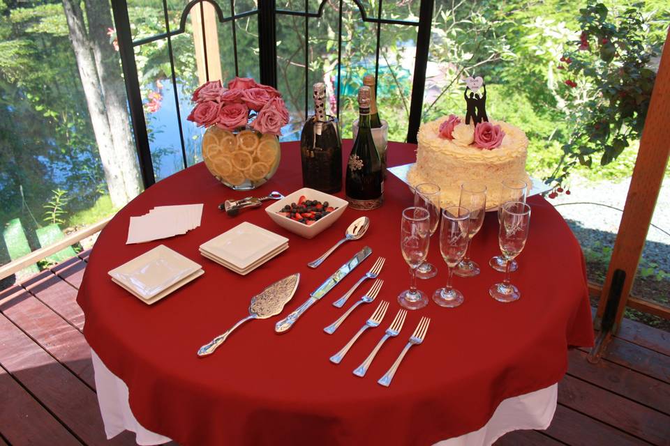 Wedding cake table