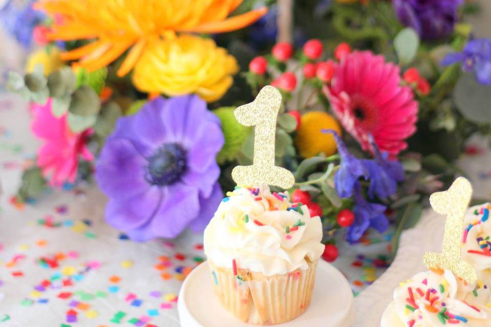 Wedding cake and floral decor