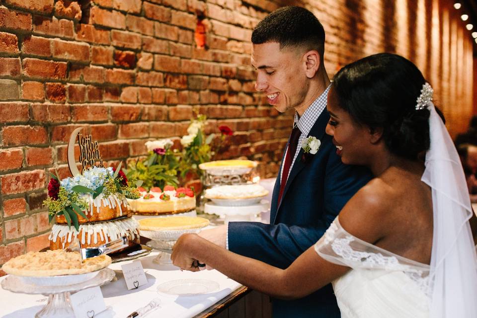 Cake cutting - Jeff Brummett Visuals