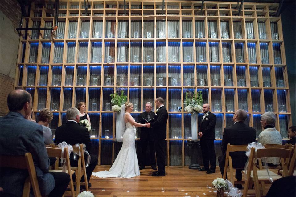 Beautiful ceremony - Amber Starling Photography