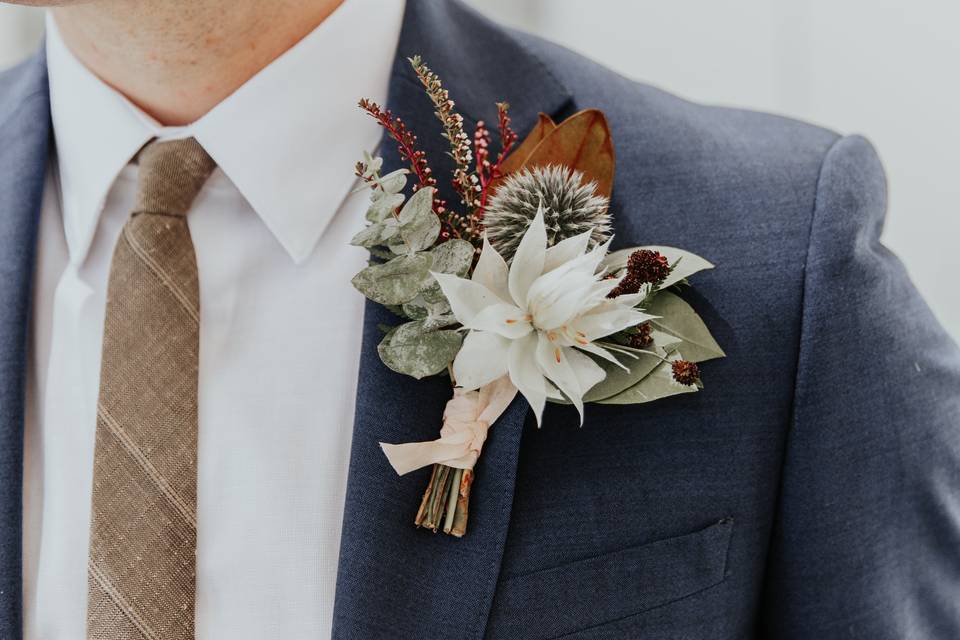 Groom's boutonniere