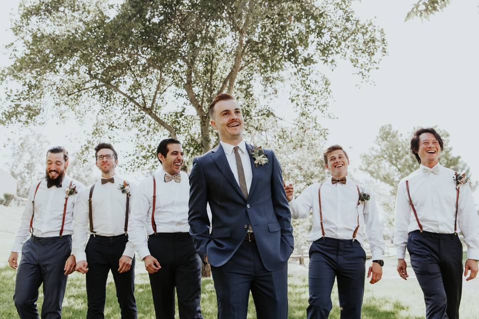 Groomsmen candid