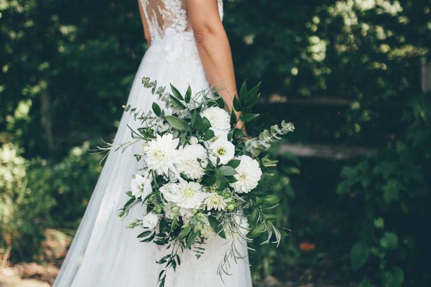 Forest weddings | Photo by Amber Phinisee Photography