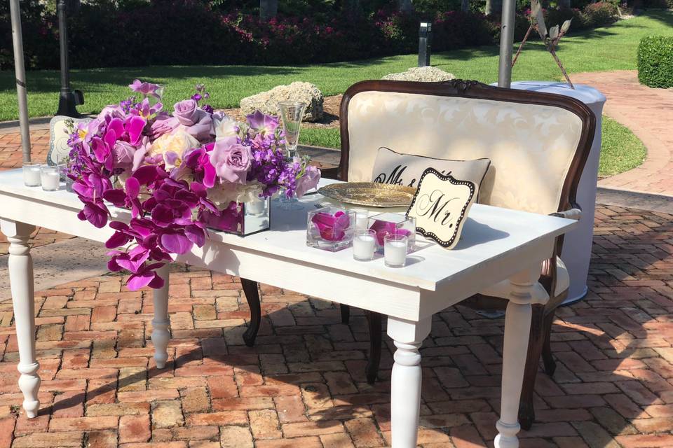 Farm sweetheart & settee