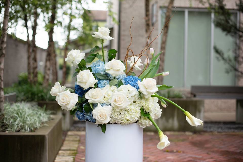 Altar Pillar Arrangement