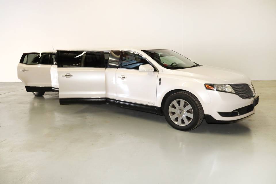 8p Stretch Limousine