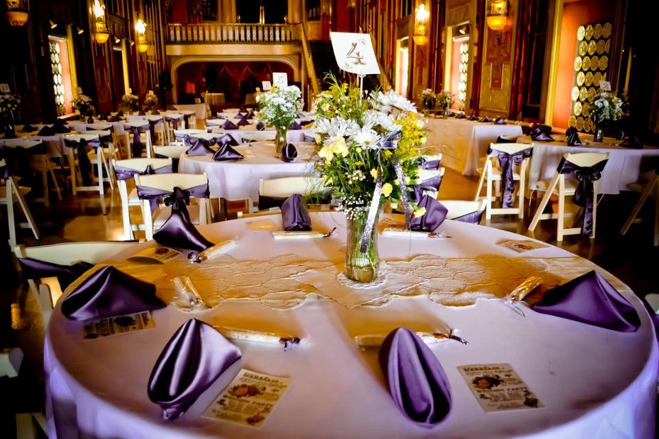 White Polyester tablecloths, Pewter satin sashes & napkins