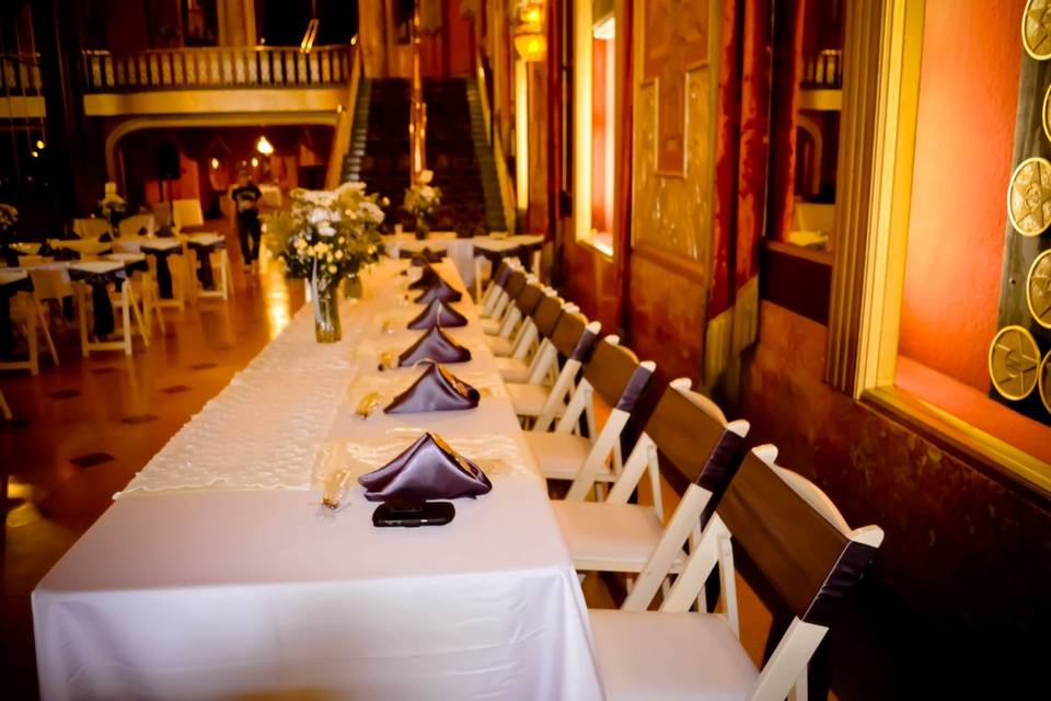 White Polyester tablecloths, Pewter satin sashes & napkins