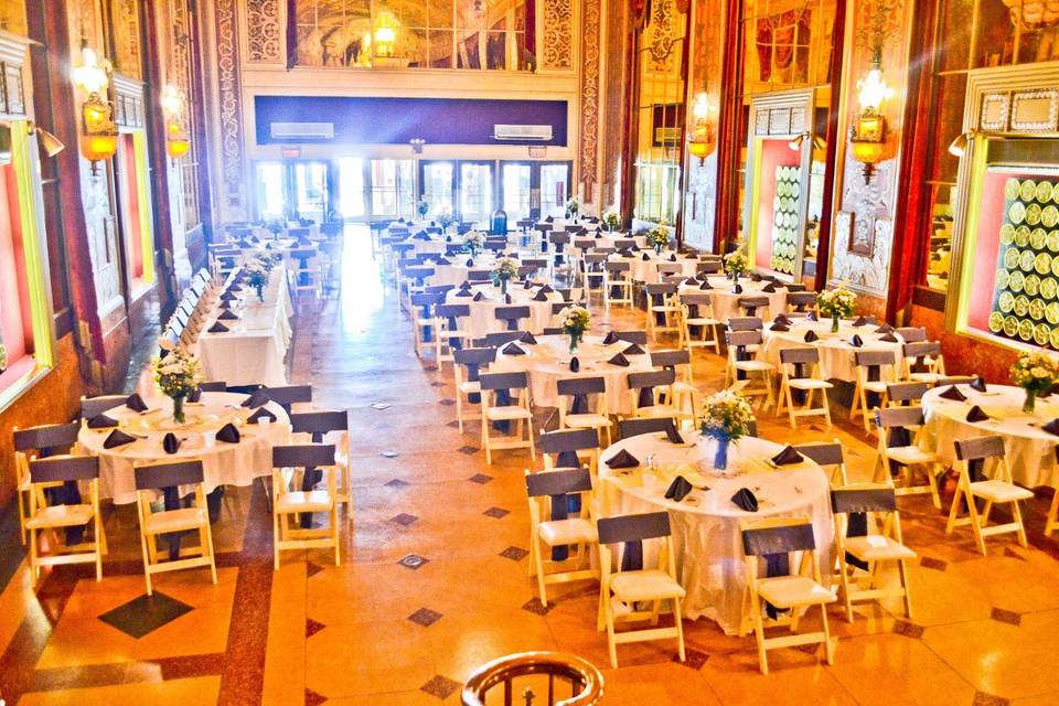 White Polyester tablecloths, Pewter satin sashes & napkins