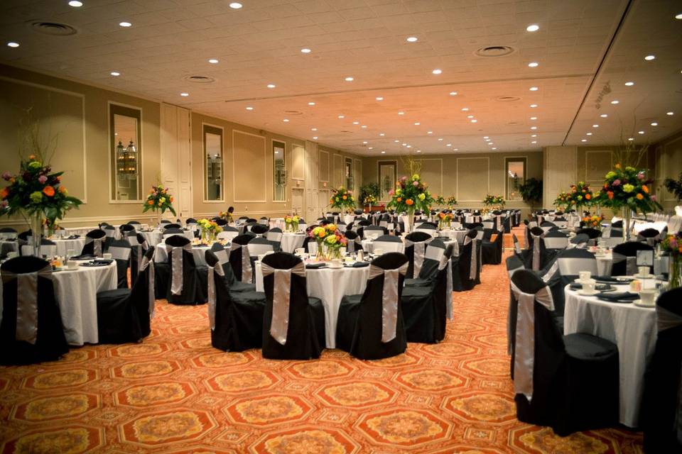 Black Banquet Chair Covers & Silver Satin Sashes