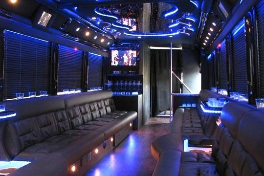 30 passenger limousine coach