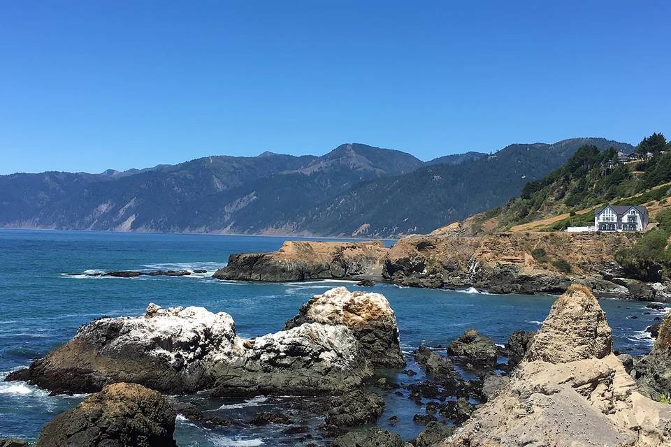 The castle inn of the lost coast