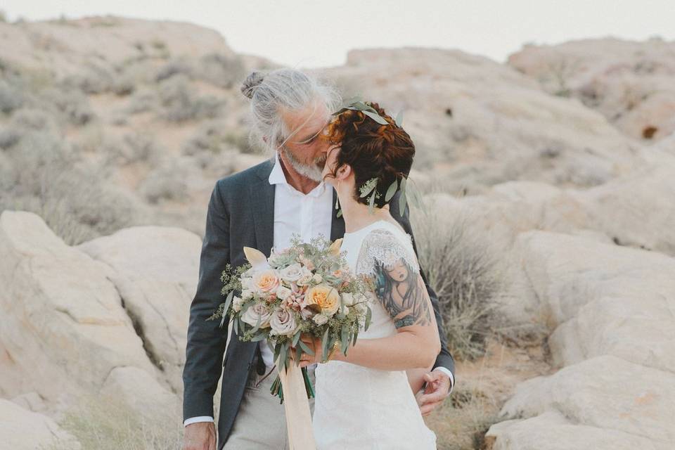 Bride and Groom Las Vegas wedd