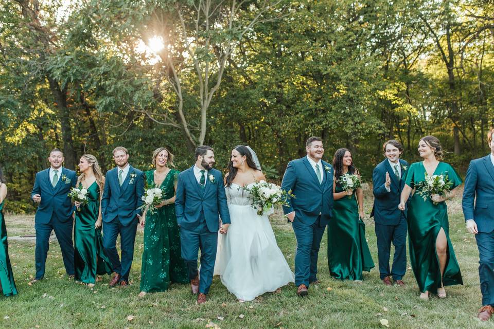 Outdoor bridal party photos