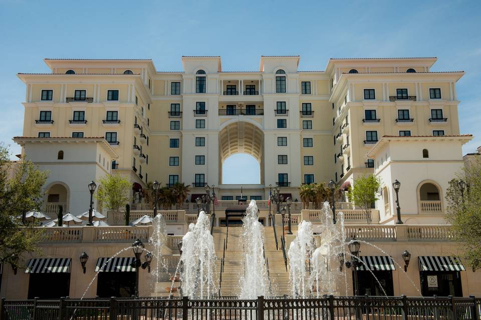 Wonderful view of the hotel from the Eilan fountains