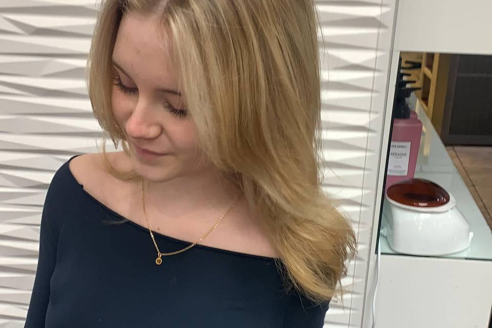 Custom blonding with blowout