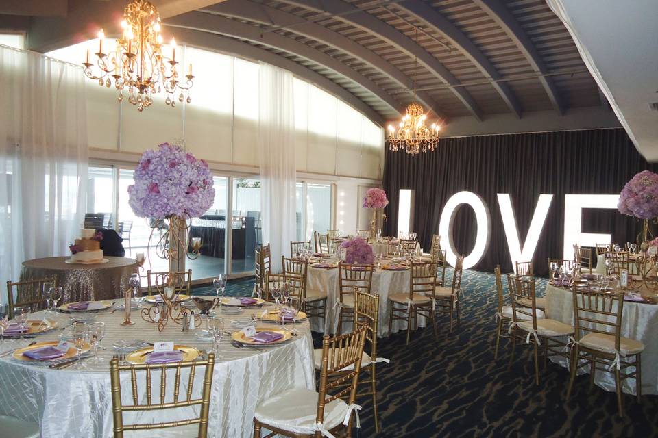 DoubleTree Grand Biscayne Bay Hotel