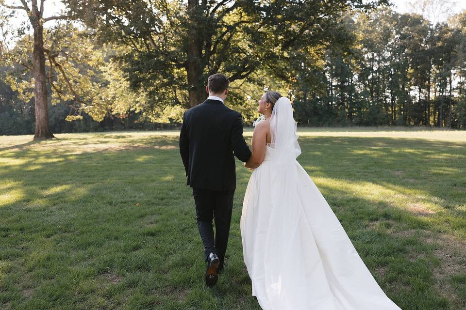 Outdoor wedding photos