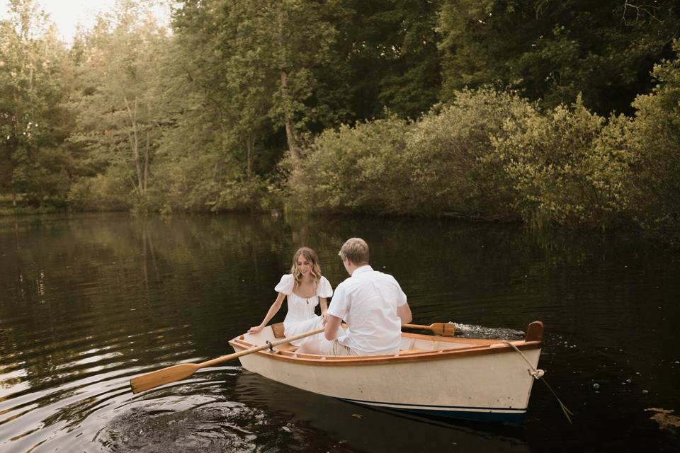 Venue Rowboat on the pond