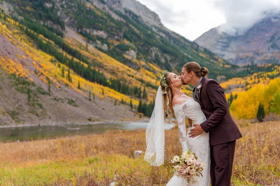 Maroon bells kiss