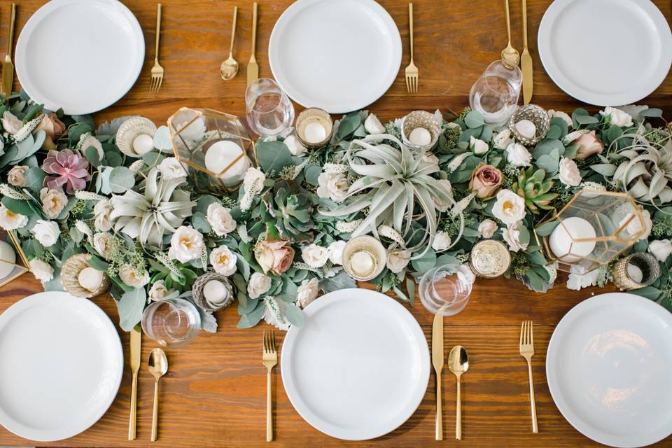 Floral & Succulent Tablescape