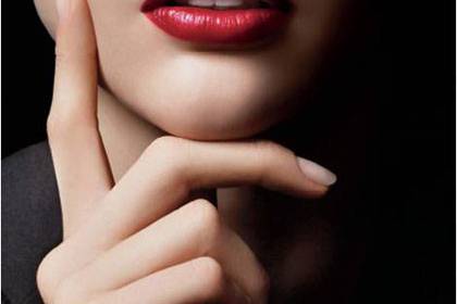 Nicole- Yves Saint Laurent/Giorgio Armani Beauty