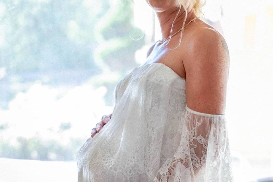 Sweet pregnant bride