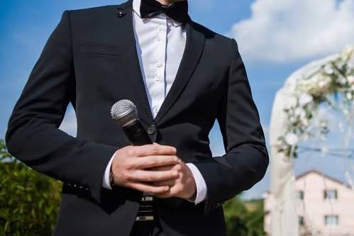 Groom with microphone
