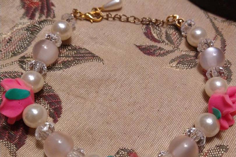 Pink rosette pearl bracelet