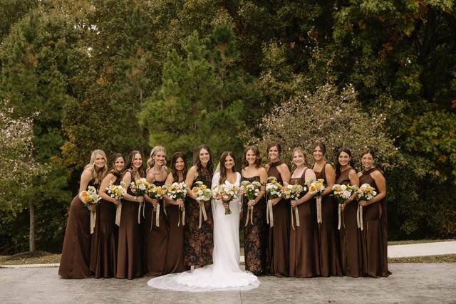 Bridal party on back patio