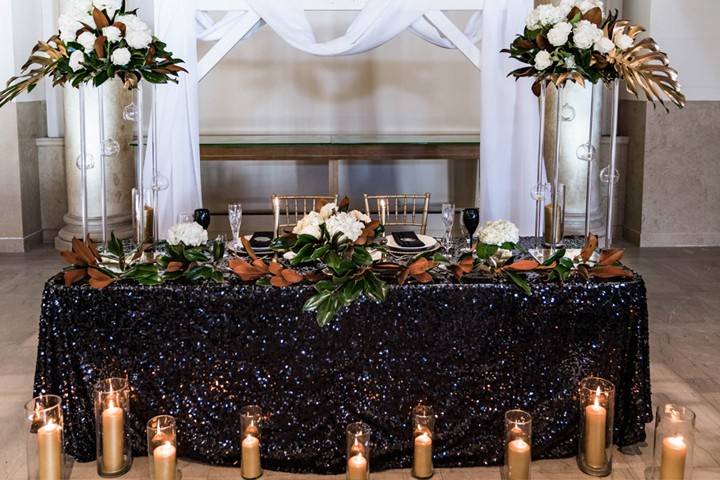 Black white gold decoration