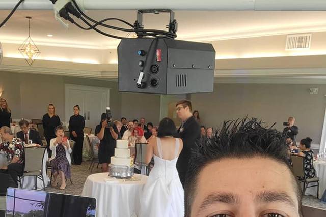 DJ