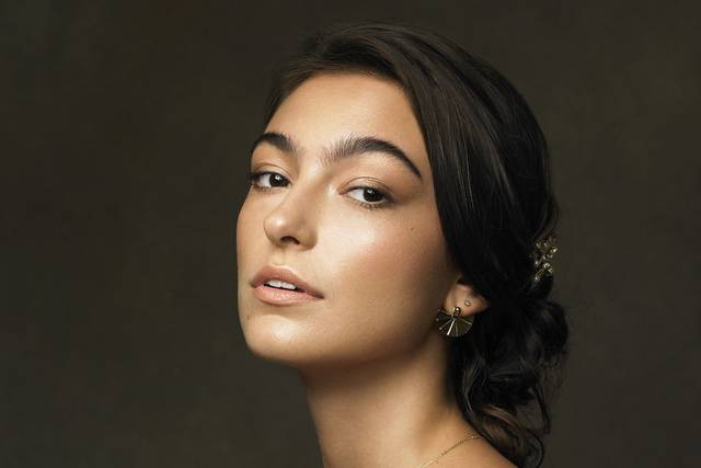 Romantic hair and makeup