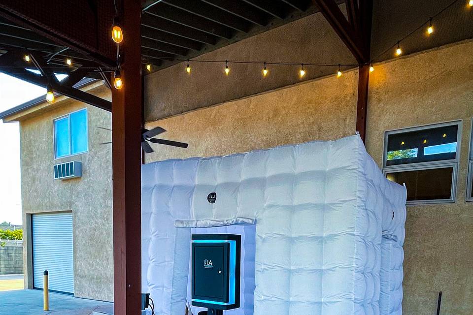 White inflatable photobooth