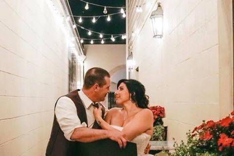 Bride & Groom in the Courtyard